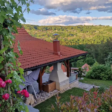 Semesterbostad Vineyard Na Hribu *