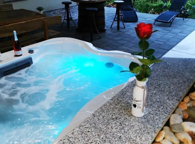 Semesterbostad Vineyard Na Hribu